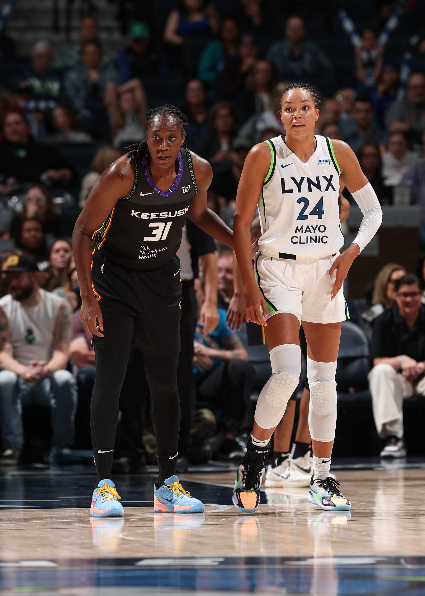 皇冠体育网站-明尼苏达森林狼今晨更衣室发声，志在NBA季后赛名次提升，悬念犹存，阵容厚度经受考验的简单介绍